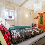 - Paradis De Provence Le Pin (Gard)