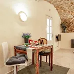 - Paradis De Provence *