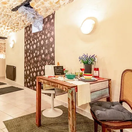- Paradis De Provence Le Pin (Gard)