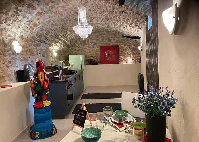 - Paradis De Provence